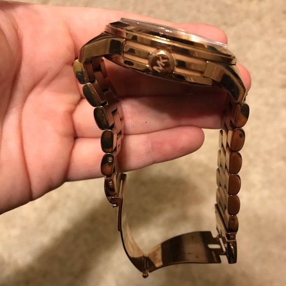 Michael Kors Women’s Runway Rose Gold Watch main image 4